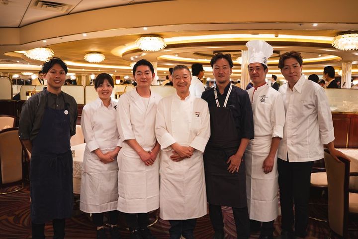 RED U-35のシェフ６人と監修した落合シェフ