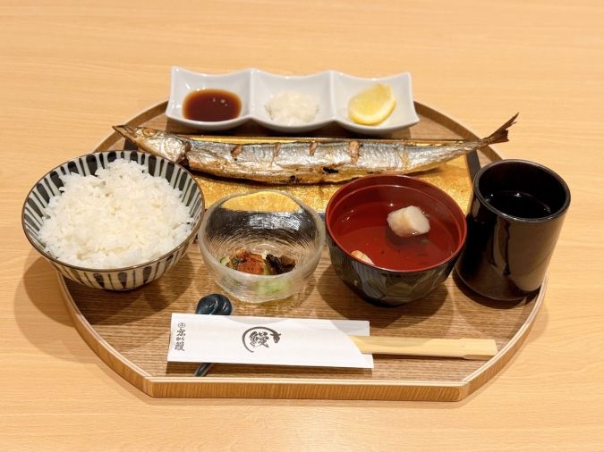 京から鰻 秋刀魚定食