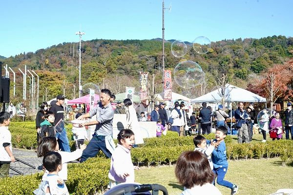 【静岡県小山町】美しい紅葉と共にグルメや様々な体験企画が楽しめる「豊門公園もみじまつり」開催！