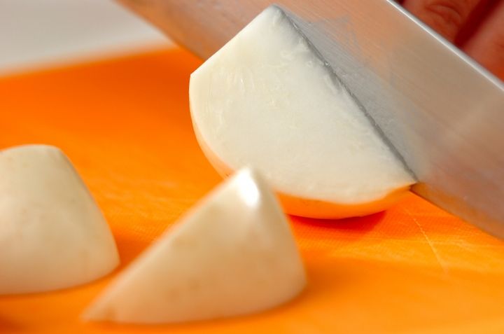 カブのシンプルソテーの下準備1