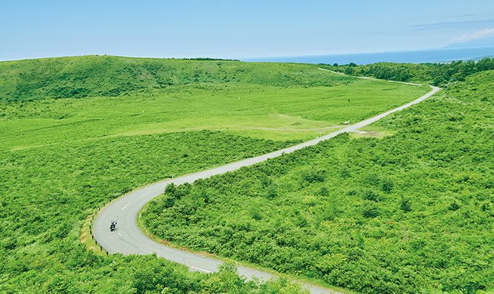 360度の大パノラマ！男鹿半島・寒風山で体感する“走る絶景”｜ツーリングガイド・秋田県