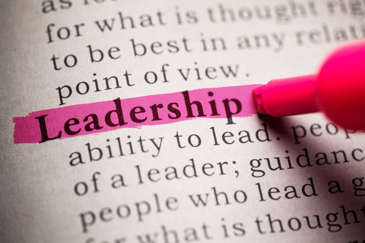 マーカーが引かれた「Leadership」の文字
