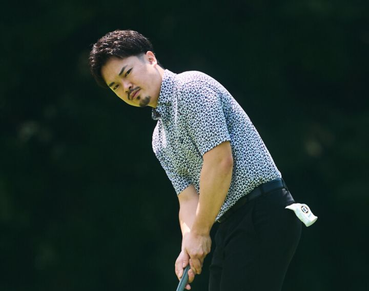 ツマ先上がり・下がりはどう寄せる？「アドレスを左足上がりに…」