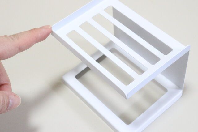 スタンダードプロダクツのマグネット浴室セットホルダーの石けん置きのデザイン