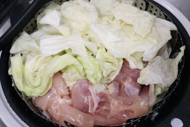 ダイソーの蒸し器シートで調理する