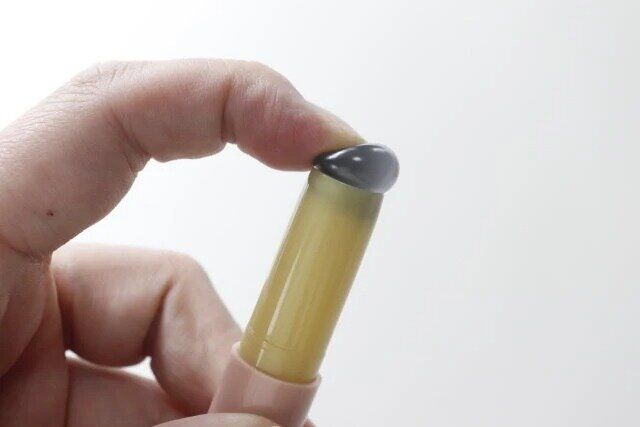 ダイソー シリコーンリップブラシ（キャップ付、A）