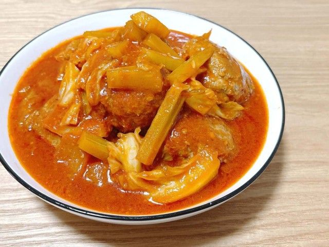 煮込みハンバーグ