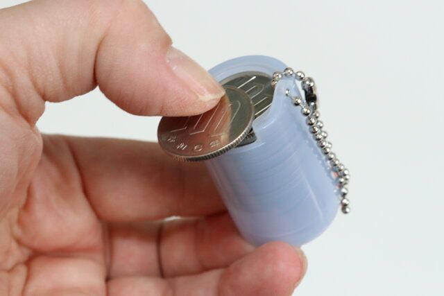 キャンドゥの100円玉コインケース クリアは1枚ずつさっと取り出せる