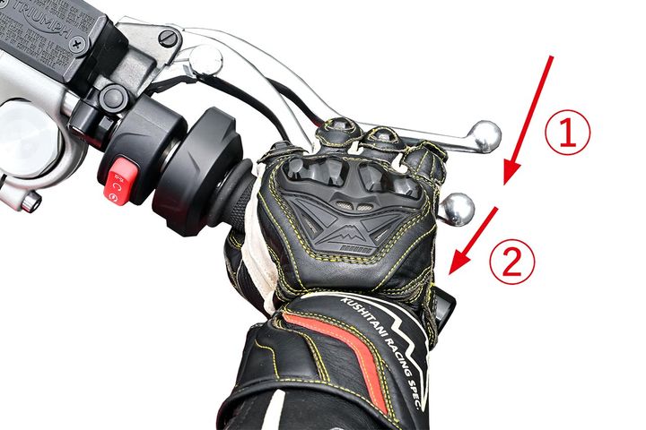 【バイクを縦方向に操るライテク①】フォークを沈めて曲がれる姿勢を作る