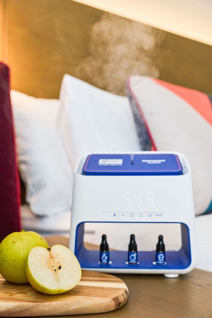 ホリデイ・イン エクスプレスが手掛けた世界初の香り付き目覚まし時計「ブレックファスト・アラームクロック」