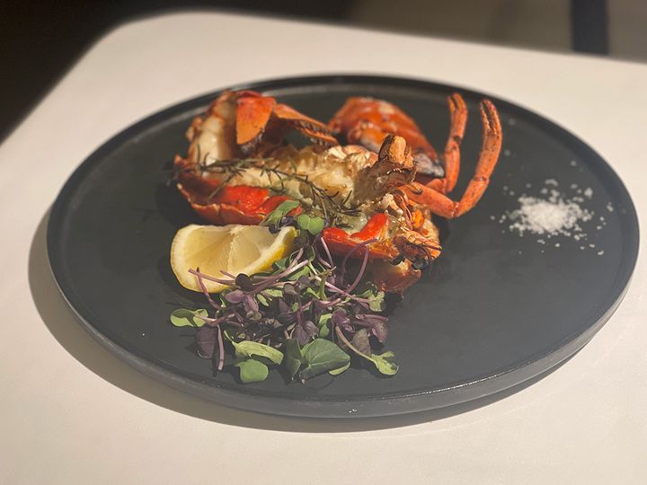 「オマールエビの炭火焼き」