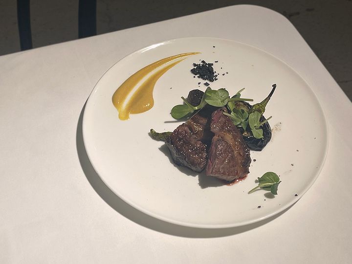 「黒毛和牛のリブステーキ」