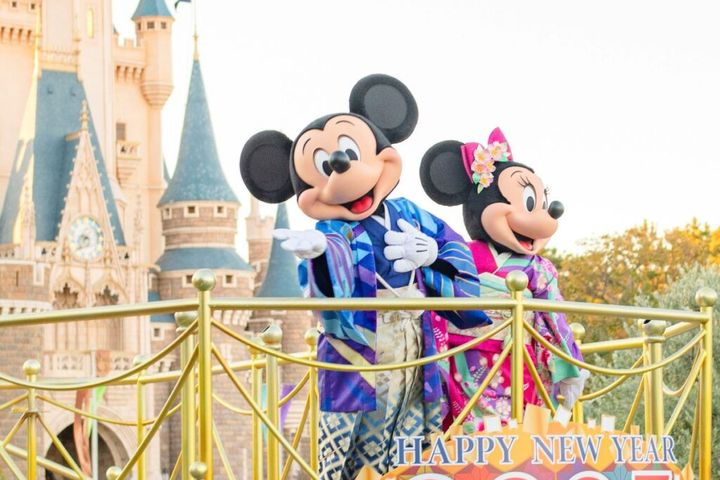 東京ディズニーリゾートは28日、2026年1月1日から1月12日まで、お正月のスペシャルイベントを開催することを発表しました。