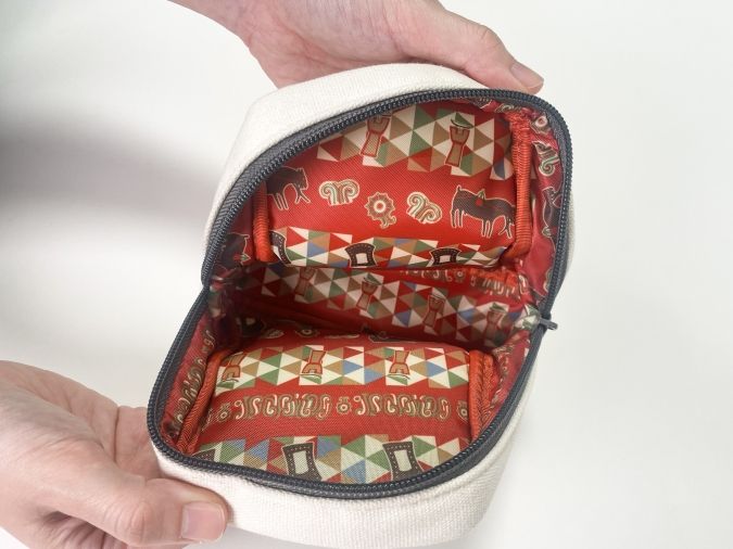 九州国立博物館20周年記念グッズ 王塚古墳形 装飾古墳ポーチ 内部