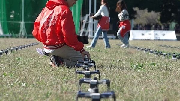 【神奈川県平塚市】協和産業が「東海大学湘南キャンパス建学祭」で400機を使用したドローンショーを開催