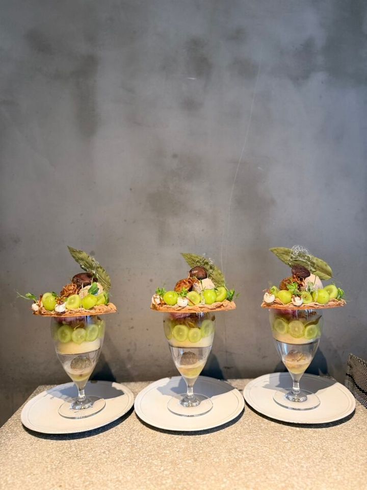 美しいパフェ 「パルフェビジューシャインマスカットと栗」①