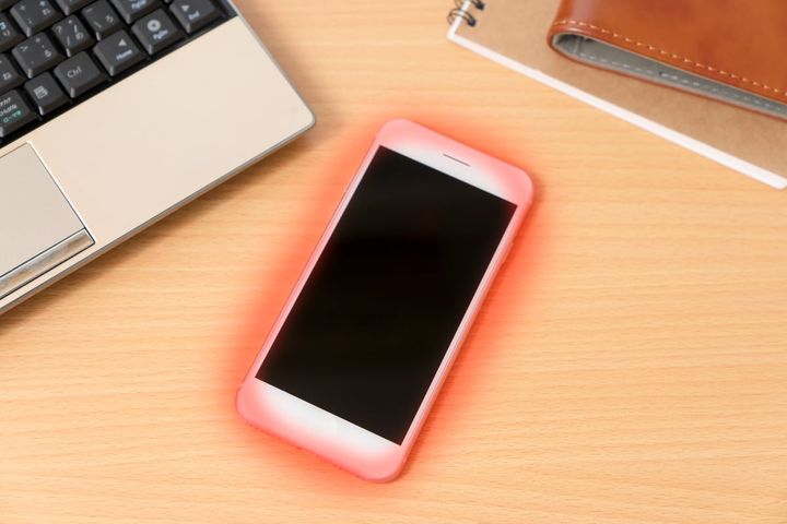 スマホが発熱したときの対処法は？（画像はイメージ）