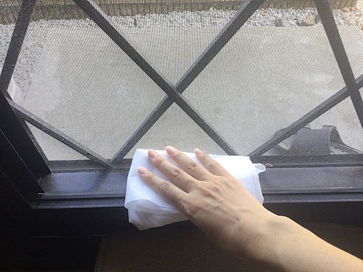 クリーニングカバーで網戸掃除