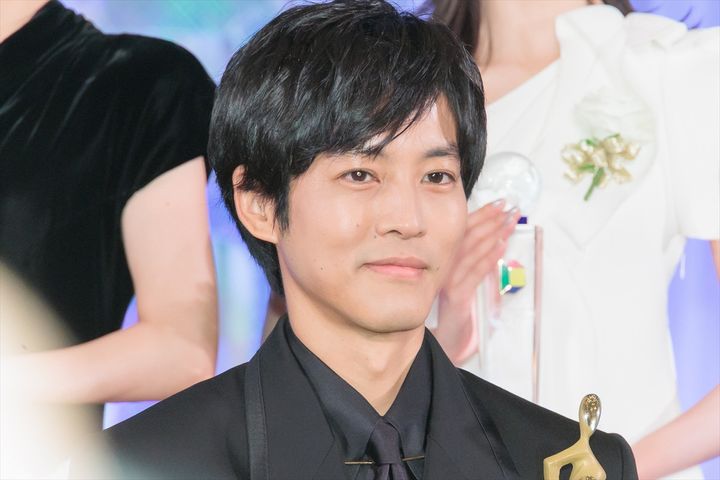 松坂桃李、『東京ドラマアウォード2025』授賞式に登場 クランクイン！ width=