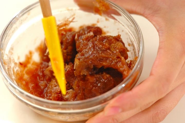 サンマの梅みそ焼きの下準備3