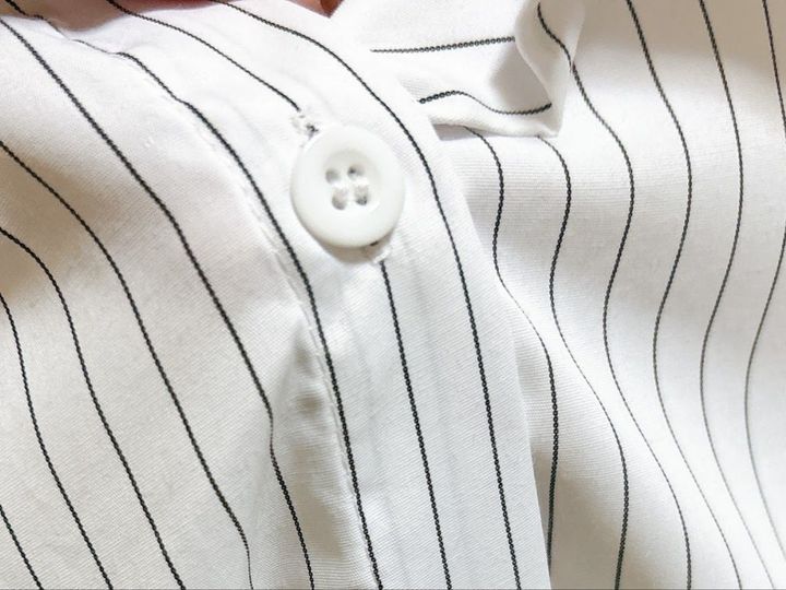 チープなブラウス、20分で今っぽ！ボタン替えだけ簡単リメイク