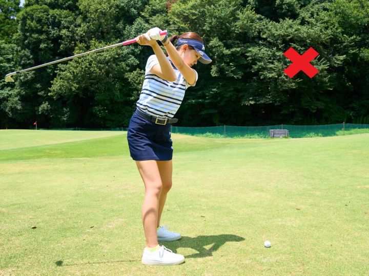 アイアンショットの精度を上げるコツ！「右ひじ」がポイント！