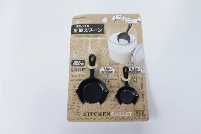 ダイソー 計量スプーン（スキレット）ブラック パッケージ
