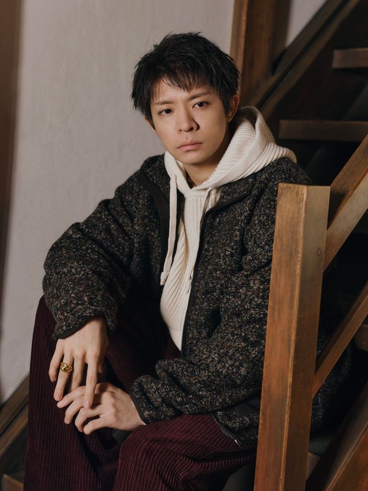 ブークレジップジャケット ￥22,000 ウールコットンリブフーディ ￥25,000円 ルーズプリーテッドコーデュロイパンツ ￥16,000 ダブルリングチェーンネックレス ￥18,000 リング ￥8,000