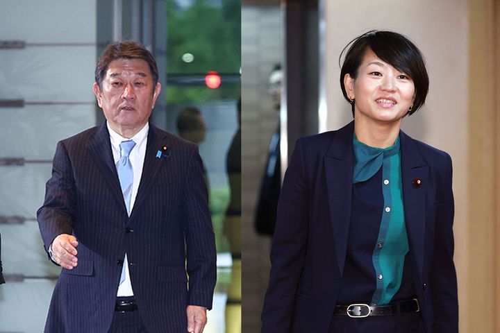 左：茂木敏充氏、右：鈴木貴子氏（撮影：2025年10月、時事）