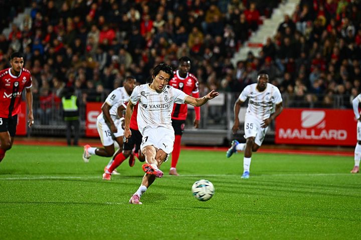 25歳日本代表FW、仏2部リーグで2ゴールの大暴れ！「強烈シュート！ DF2人は何もできず」と現地脱帽