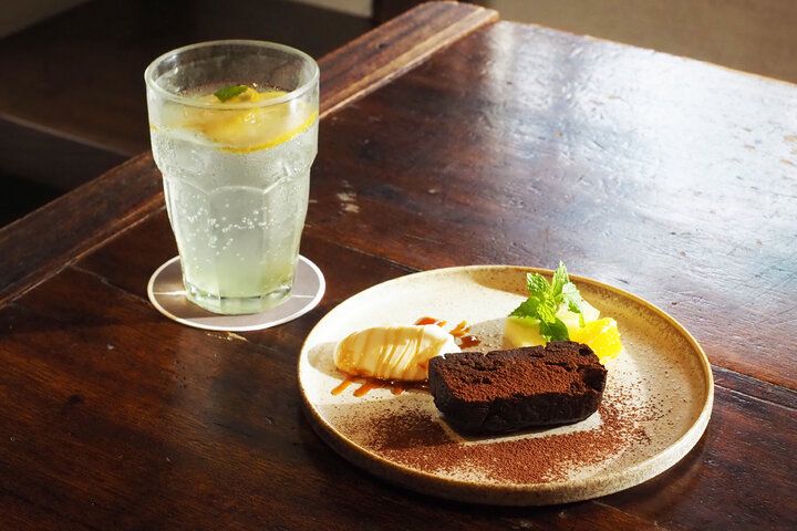 森に溶け込む築450年の古民家レストランでゆったりランチ♪ 湘南唯一の蔵元が営む「モキチ トラットリア」