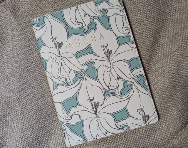 ミュシャ 2026年版手帳のカバー デザイン詳細