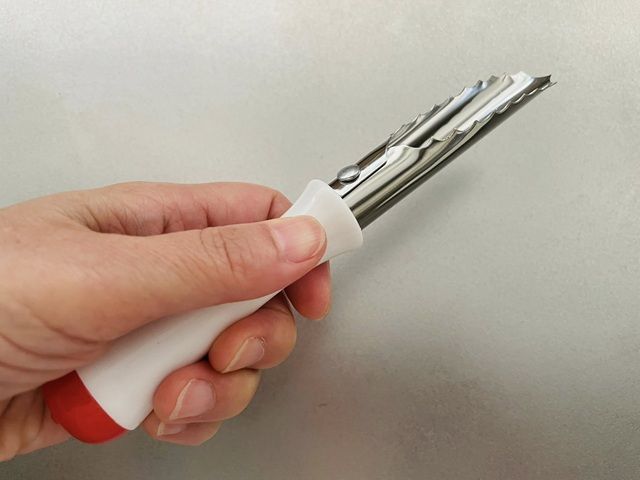 ダイソー りんご芯抜き 握りやすい柄