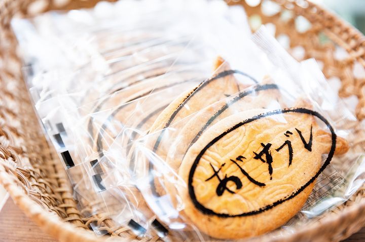 アジの干物をかたどった真鶴の新銘菓、あじサブレ