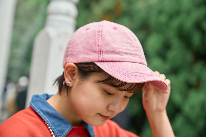 トレンドの赤をどう仕上げる？フリルやパールのアイテム使いで私らしいコーディネートに！【ファッジウィークエンド ファッションスナップ】