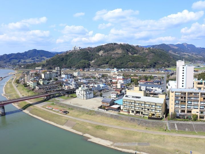 All About ニュース編集部は、全国20～60代の男女250人を対象に「泉質がいい温泉地」に関する独自のアンケート調査を実施。泉質がいいと思う「福岡県の温泉地」で1位に選ばれたのは？