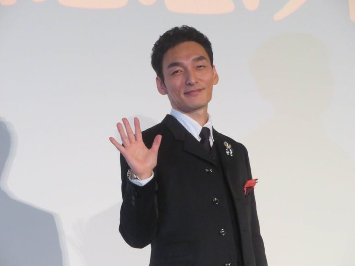 俳優で歌手の草彅 剛さん（51）は所属グループである「新しい地図」の公式サイト、そして所属事務所のCULEN（カレン）公式サイト上で草彅さんの愛犬、フレンチブルドッグのクルミちゃんが8歳9か月で死去したことを報告しました。