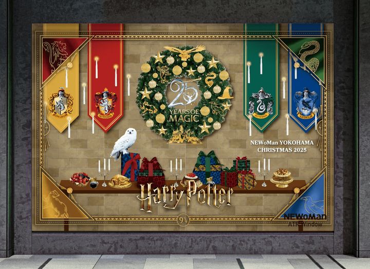 1F NEWoMan ART Window