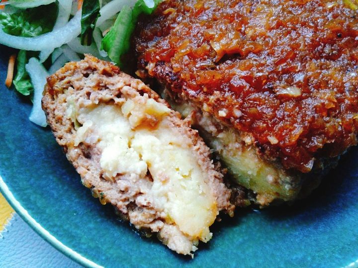 なめらかポテトサラダを包みこんで。ポテサラハンバーグ