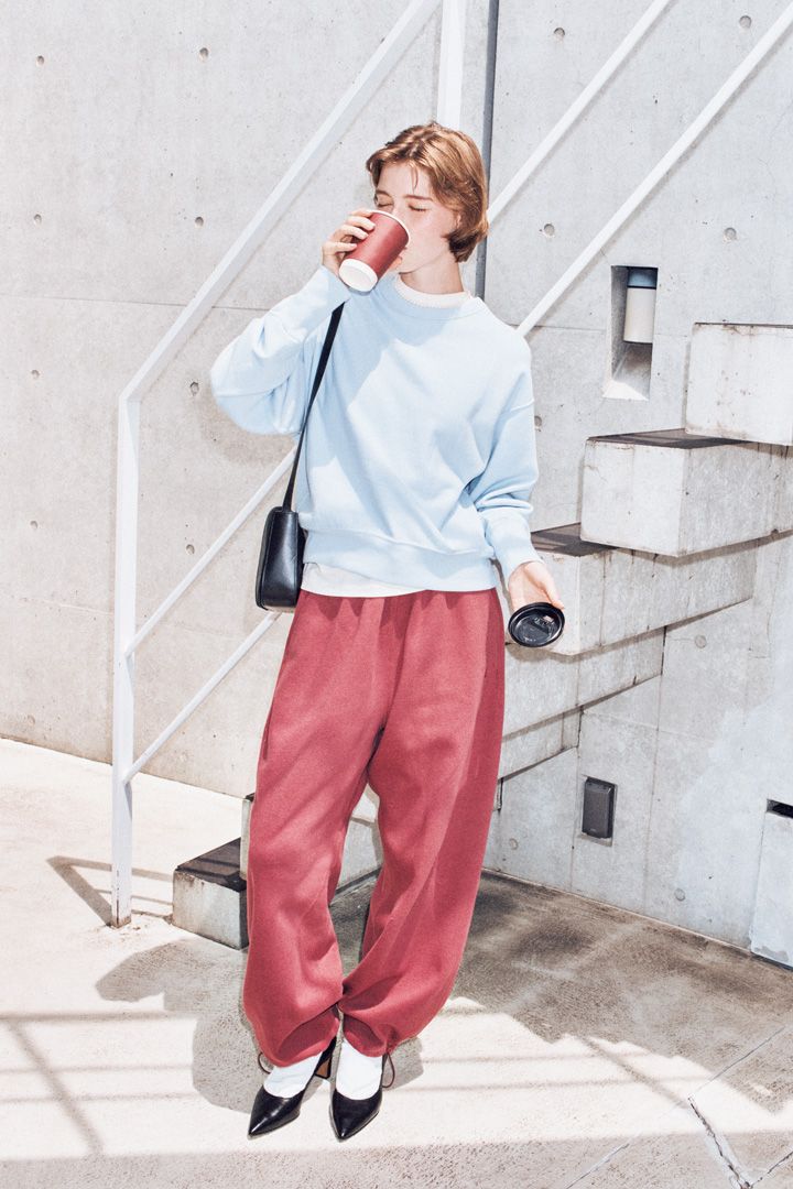 絶妙な色合いで、今大人気！バーガンディアイテムのおしゃれな秋コーデ6選