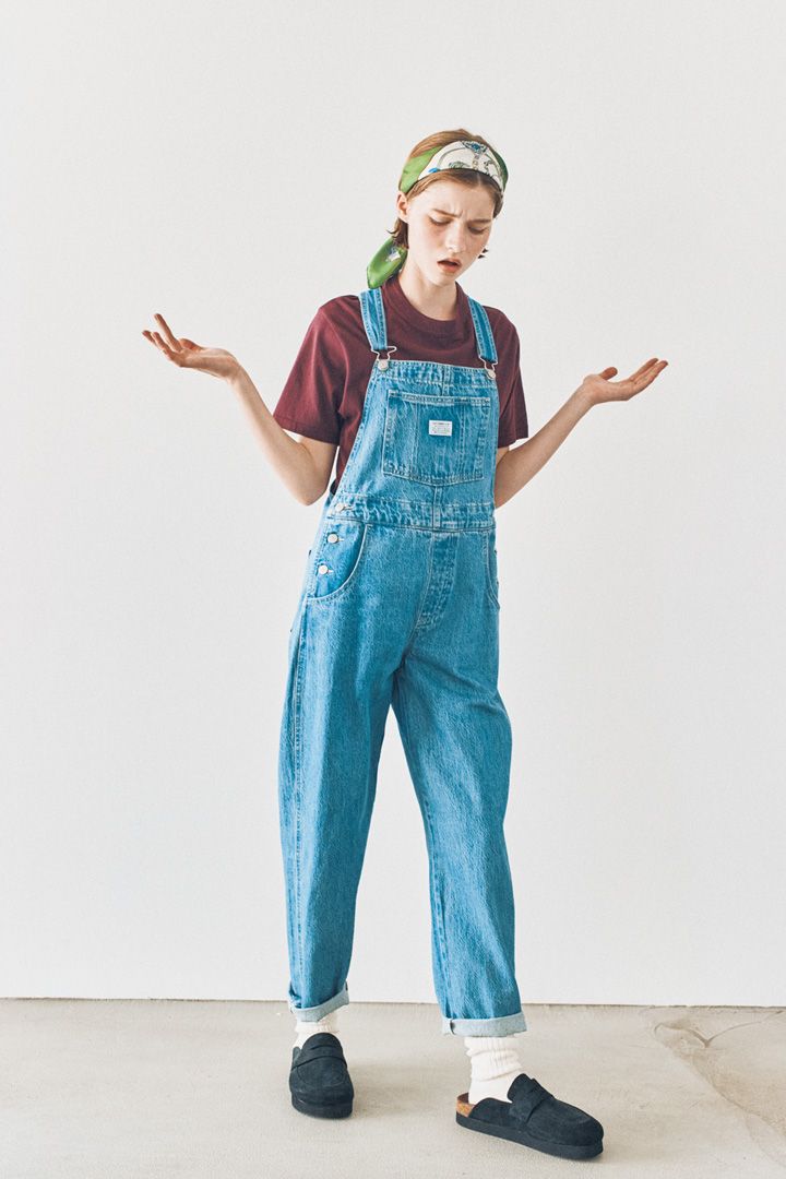 絶妙な色合いで、今大人気！バーガンディアイテムのおしゃれな秋コーデ6選