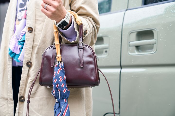 いつもの服じゃちょっと物足りない！そんな日こそアクセサリーやバッグで華やかに仕上げて【ファッジウィークエンド ファッションスナップ】