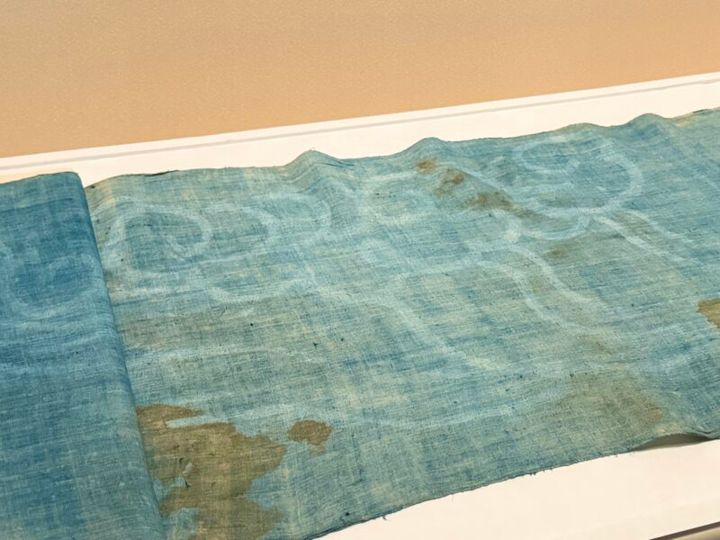 第77回正倉院展 南倉148「浅縹布（あさはなだのぬの）」