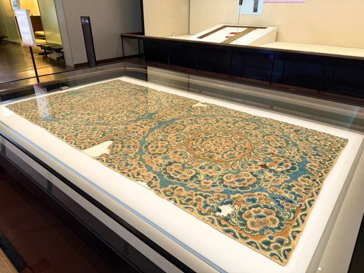 第77回正倉院展 北倉150「花氈（かせん）」