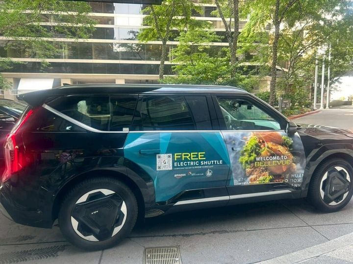 街中を無料で走る電気シャトル「ベルホップ」