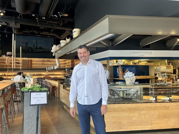 パリ出身の起業家ジュリアン・エルヴェ氏