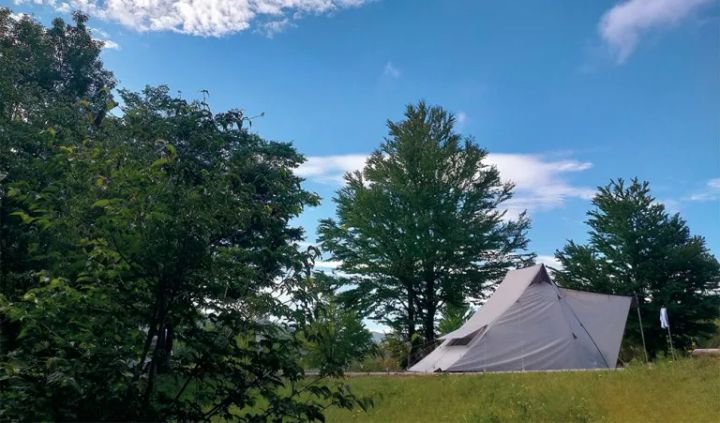 火の粉から服を守るのに必須！キャンプに持っていきたい難燃ブランケット5選