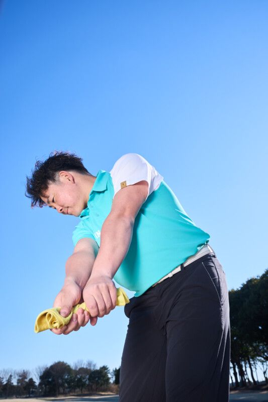 アイアンショットで飛距離が出ない人は要注意！ミスの原因と解消法をレッスン
