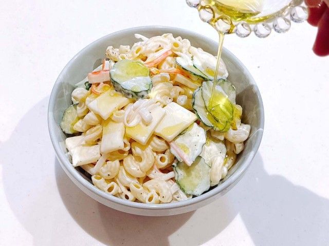 カニカマとチーズのマカロニサラダ