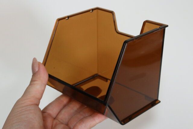 アメニティーラック（アンバー） デザイン